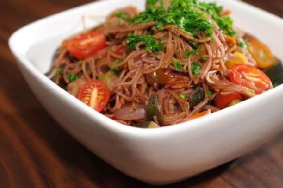 Peppery Absorption-Cooked Red-Wine Capellini