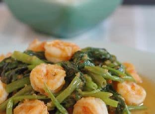 Stir-Fry Water Spinach With Shrimp Paste (Belacan Kangkung)